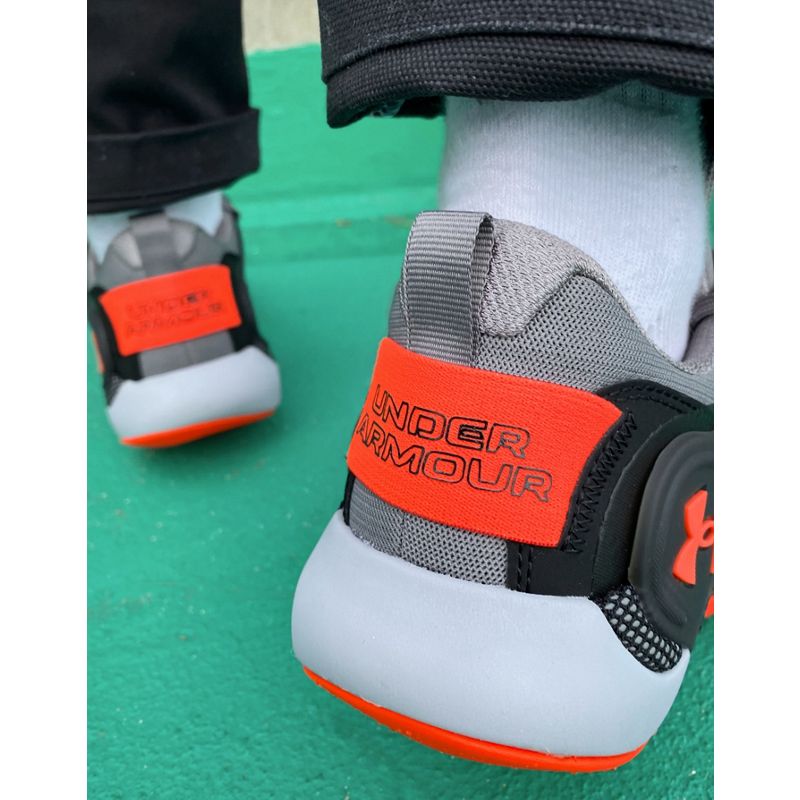 Uomo Palestra e allenamento Under Armour - HOVR Apex 3 - Sneakers grigie e arancioni