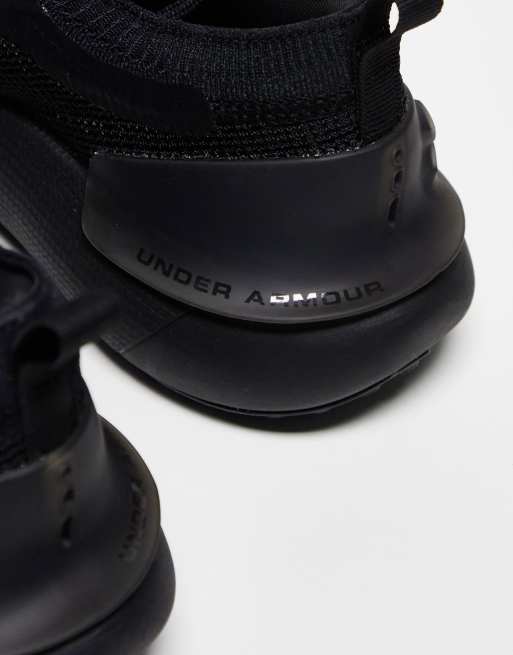 Under Armour HOVR Phantom 3 SE trainers in triple black