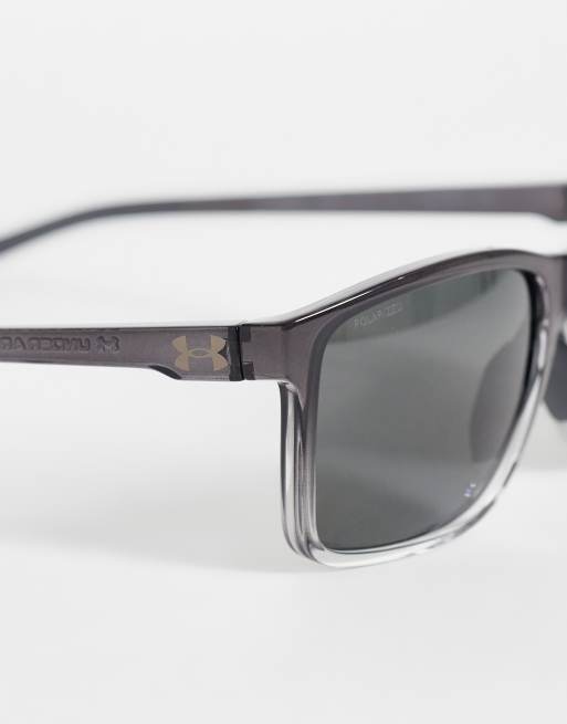 Under Armour – Hustle XL – Rechteckige Sonnenbrille in Grau mit grauen Gläsern, 2 von 3