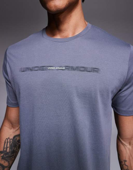 Under Armour – Kurzärmliges T-Shirt in Castlerock-Grau mit Rückenprint, 5 von 5