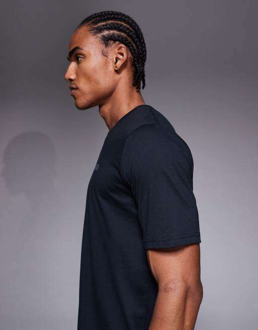 Under Armour – Kurzärmliges T-Shirt in Schwarz mit Rückenprint, 4 von 5
