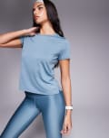 [Under Armour] Under Armour Launch t-shirt in jasper blue and reflective S BLUE