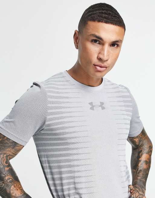 Under Armour - Naadloos T-shirt met merknaam op de rug in grijs