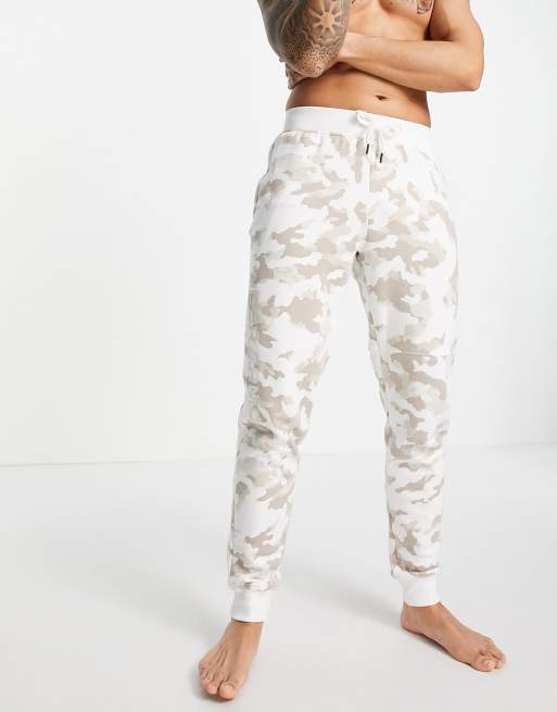 Under armour cheap snow camo pants