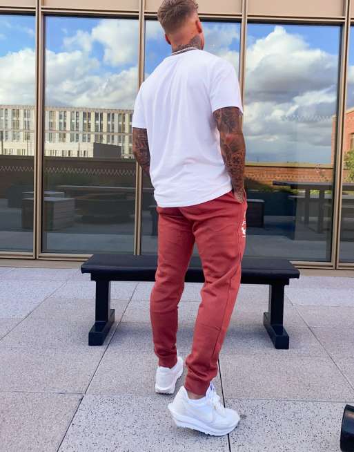 Red joggers 2024 outfit men