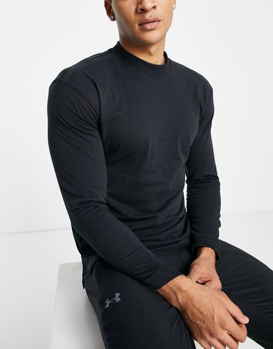 https://images.asos-media.com/products/under-armour-run-anywhere-long-sleeve-top-in-black/200605851-2?$n_550w$&wid=550&fit=constrain