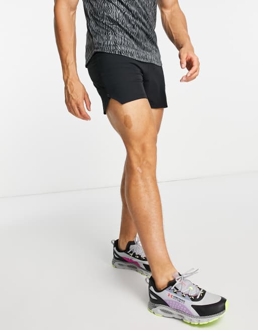 danés Célula somatica Bastante Under Armour Run SpeedPocket 5'' shorts in black | ASOS