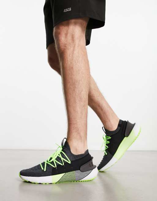 Under armour hovr phantom deals on feet