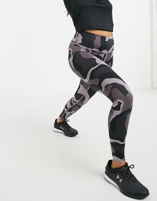 Under Armour – Rush – Leggings mit Military-Muster in Schwarz und Grau