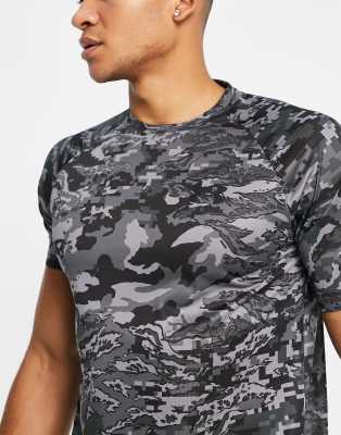digital camo t shirts under armour
