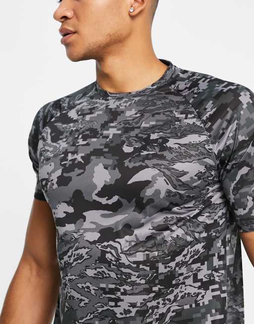 Under armour hot sale black camo