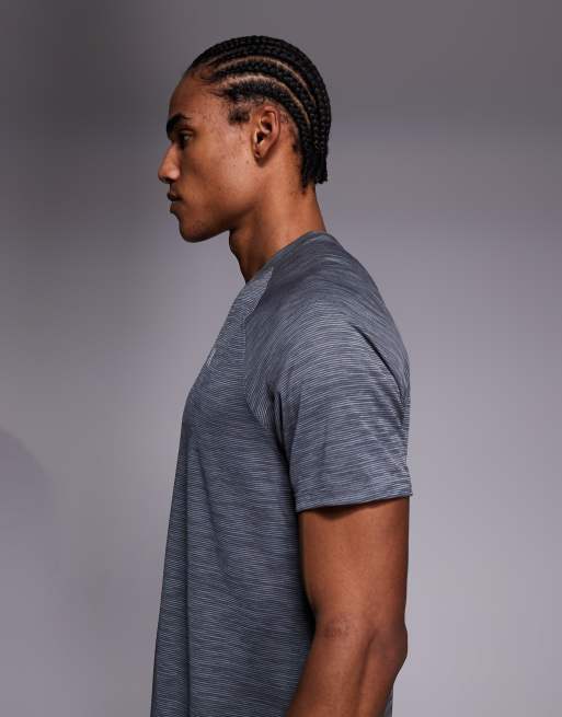 Under Armour – Tech – Grå, strukturerad t-shirt med korta ärmar, 4 av 5