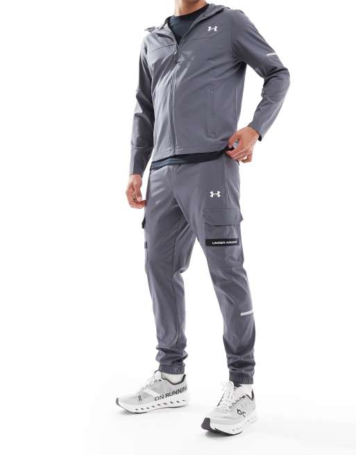 Under Armour – Tech – Mörkgrå, vävda mjukisbyxor i cargostil, 2 av 5