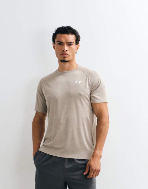 Under Armour Tech strukturiertes T-Shirt mit kurzen Ärmeln in Taupe, 5 von 5
