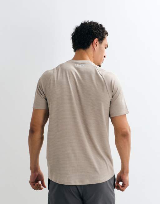 Under Armour Tech T-shirt met korte mouwen en textuur in taupe, 4 van 5