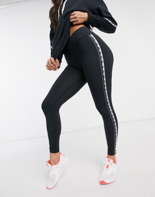 Under Armour - Training Favourite - Legging met bies op de zijkant in zwart, 4 van 4