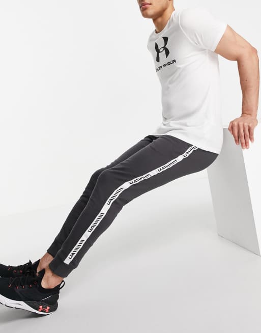 Under armour 2025 tape joggers