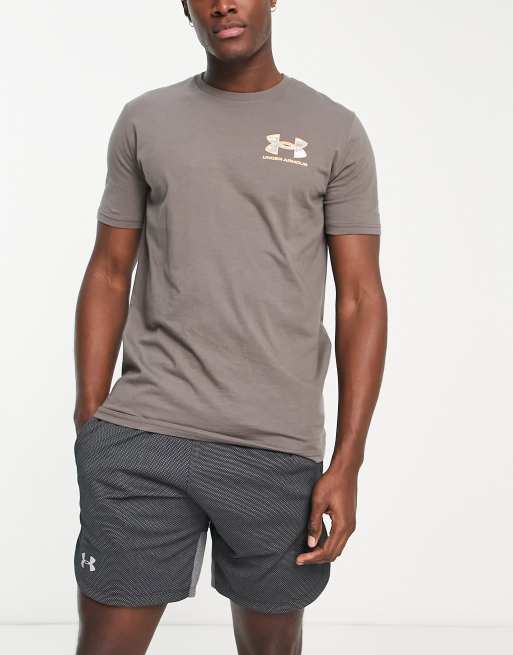 Under Armour Training – T-Shirt in Braun mit Camouflage-Logoprint auf dem Rücken, 4 von 4