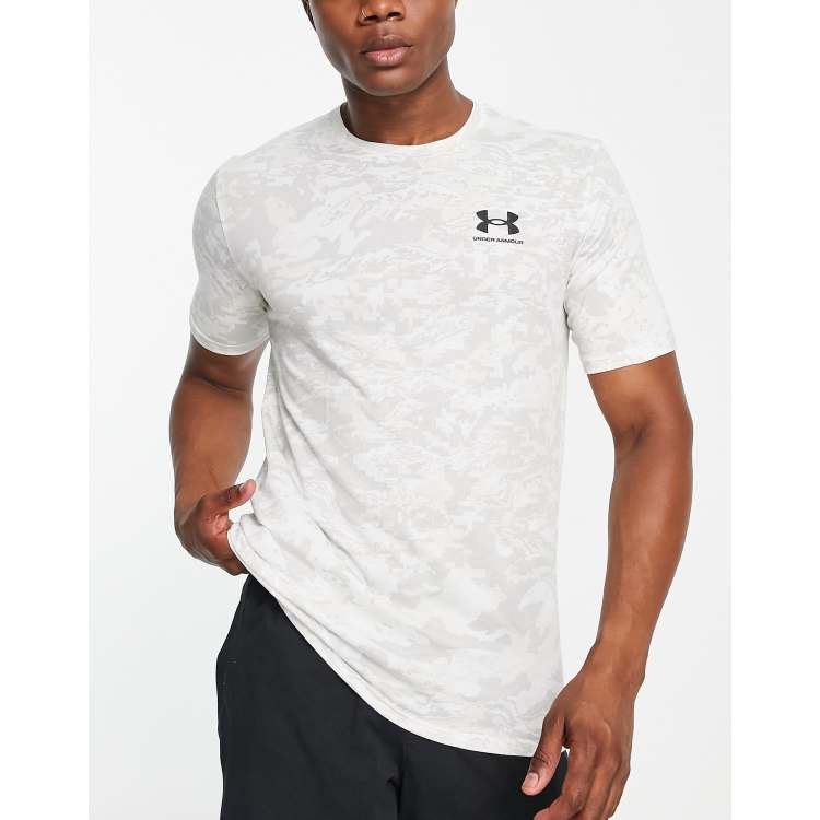 White camo deals under armour sweatshirt