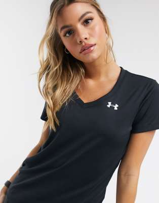 Under Armour Training Tech - T-Shirt mit V-Ausschnitt in Schwarz