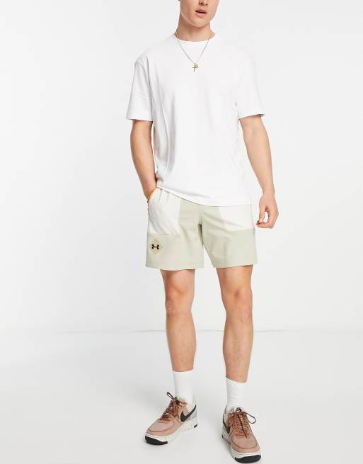 Under Armour – Training – Terrain – Ljusbeige, vävda shorts med ficka, 3 av 4