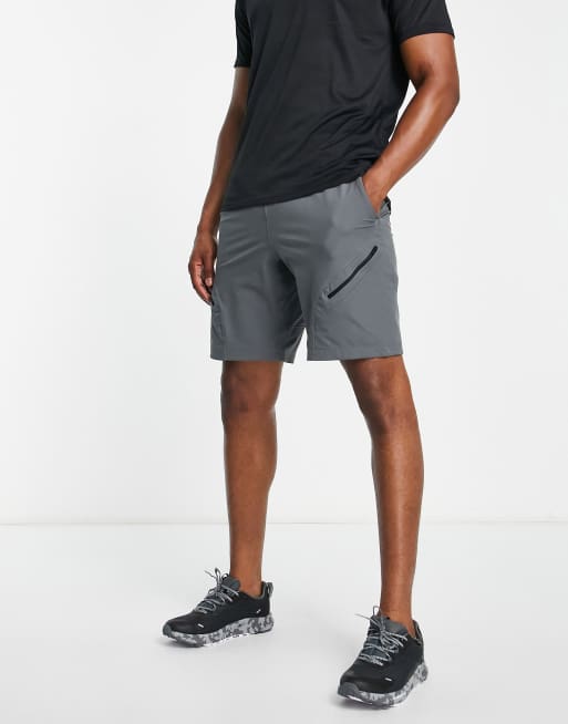 Under Armour - Unstoppable - Cargoshort in donkergrijs