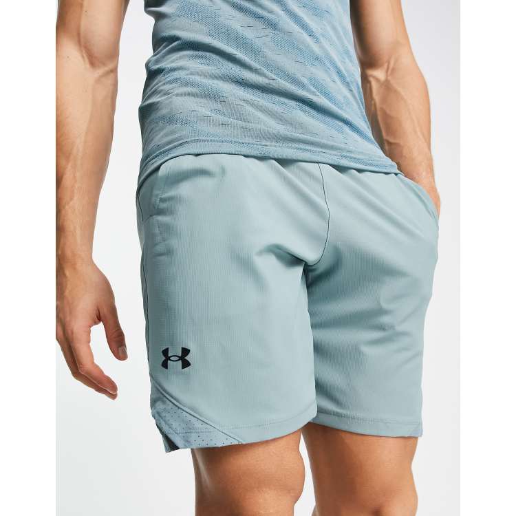 In his first collection with Under Armour, Under Armour Training Short met  ingeweven woordmerk in zwart