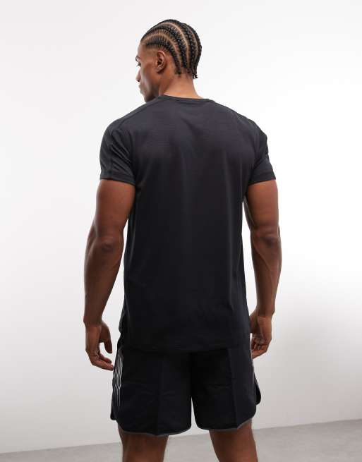 Under Armour Velociti short sleeve running t-shirt in black, 2 of 5