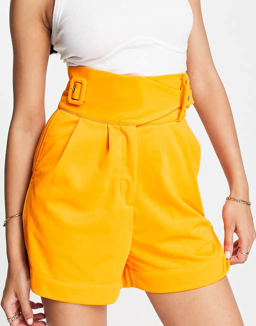 Unique 21 - Pantaloncini sartoriali a vita alta color mango in coordinato