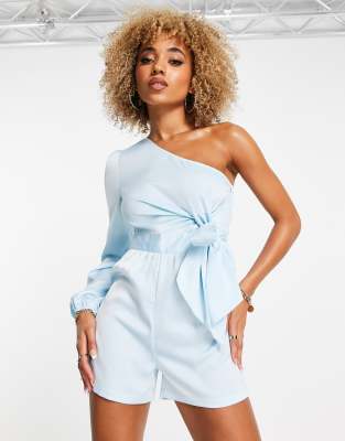 Unique21 - Playsuit aus Satin in Sanftblau mit One-Shoulder-Träger