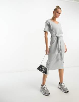 UNIQUE21 Unique21 v neck ribbed midi dress with tie detail in grey