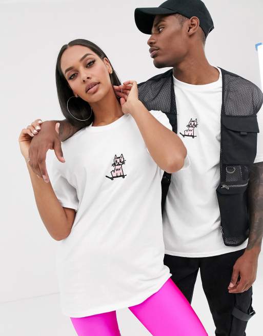 Unisex T-shirt med broderet Kitty Skate grafik fra New Love Club