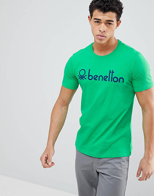 United Colors of Benetton – T-Shirt mit Rundhalsausschnitt und Benetton-Logo  | ASOS