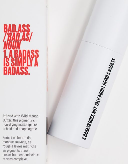 UOMA Beauty – BadAss Icon Concentrated Matte Lipstick – Matt läppstift – Funmilayo, 4 av 4