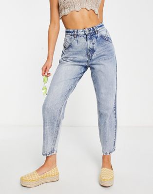 Urban Bliss back seam tapered jeans in mid wash