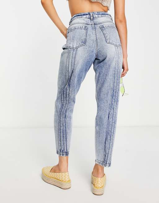Urban Bliss back seam tapered jeans in mid wash, 2 of 4
