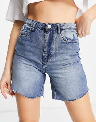 Urban Bliss Carpenter Bermuda Short In Mid Wash Blue