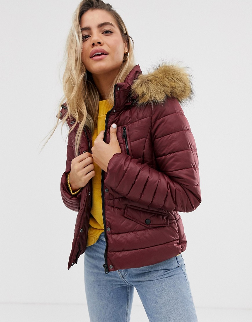 Urban Bliss – Pixie – foret jakke med krave i imiteret pels-Rød