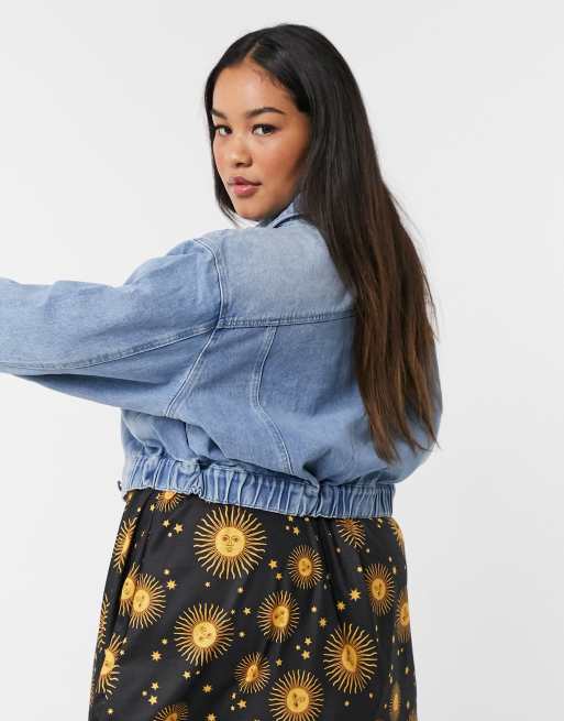 Urban Bliss Plus – Mellantvättad blå jeansjacka med elastisk midja, 2 av 4