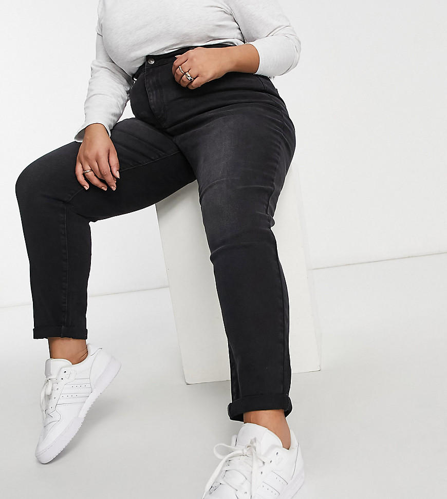 Plus-size jeans by Urban Bliss Part of our responsible edit High rise Belt loops Five pockets Relaxed fit Loose cut, regular on the waist