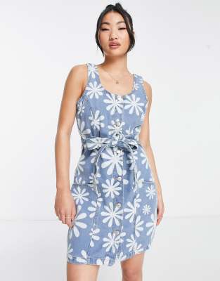 Urban Bliss Urban Bliss tie waist denim dress in daisy print-Blue