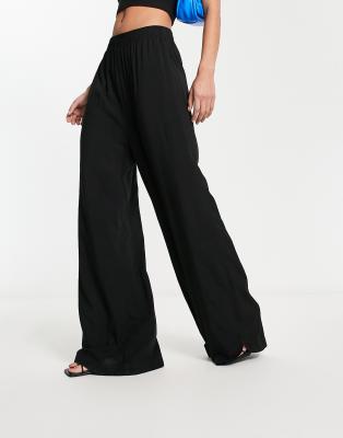 Urban Classics - Gerippte Hose in Schwarz mit weitem Bein
