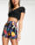 Thumbnail 1 van 4