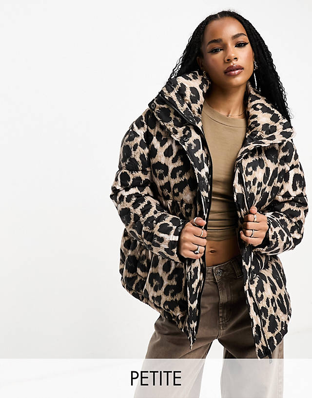 Urban Code Petite - oversized puffer jacket in leopard print