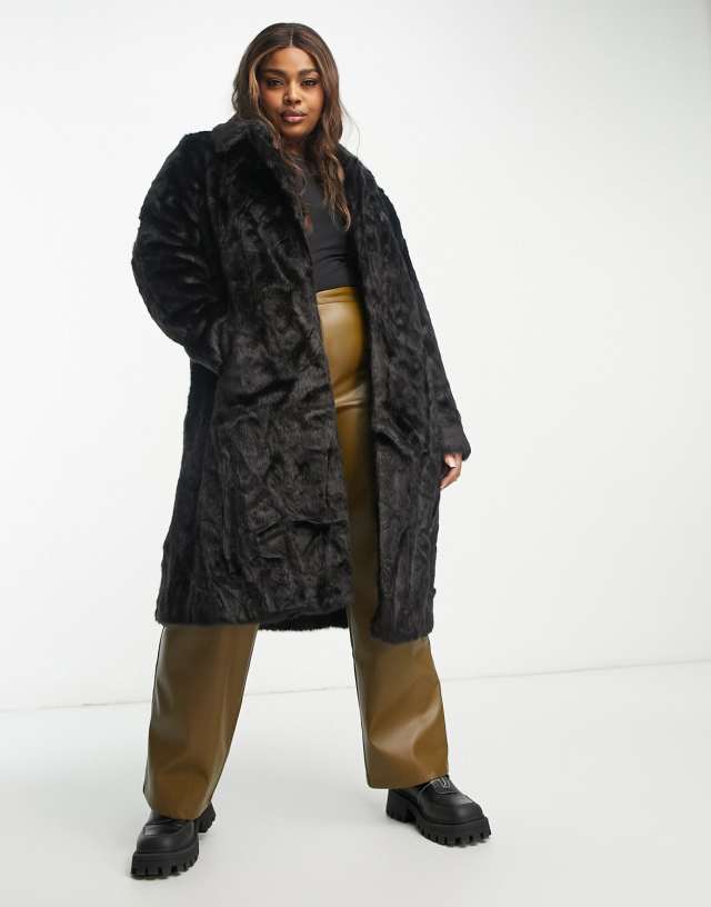 Urbancode Curve - Urban Code Plus longline faux fur coat in black