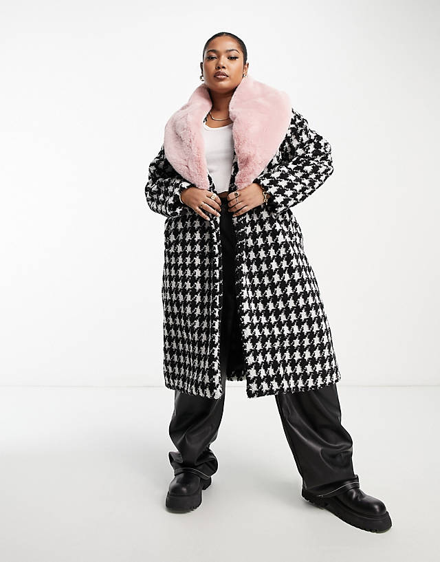 Urbancode Curve - Urban Code Plus longline houndstooth overcoat with pink faux fur collar
