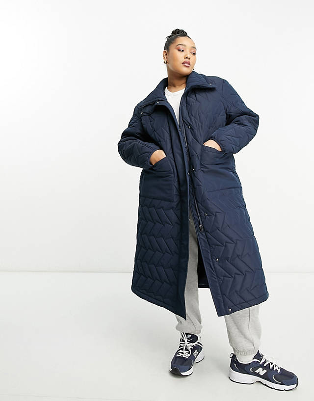Urbancode Curve - Urban Code Plus longline puffer coat with zigzag quilt in navy
