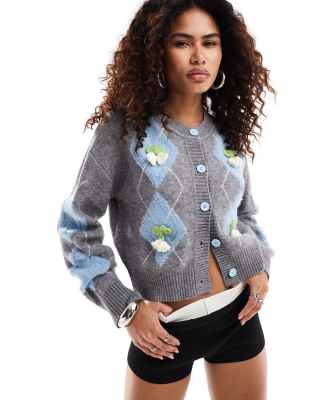 Shop Urban Revivo argyle flower applique cardigan in grey and blue Online – Trendy & Affordable Fashion