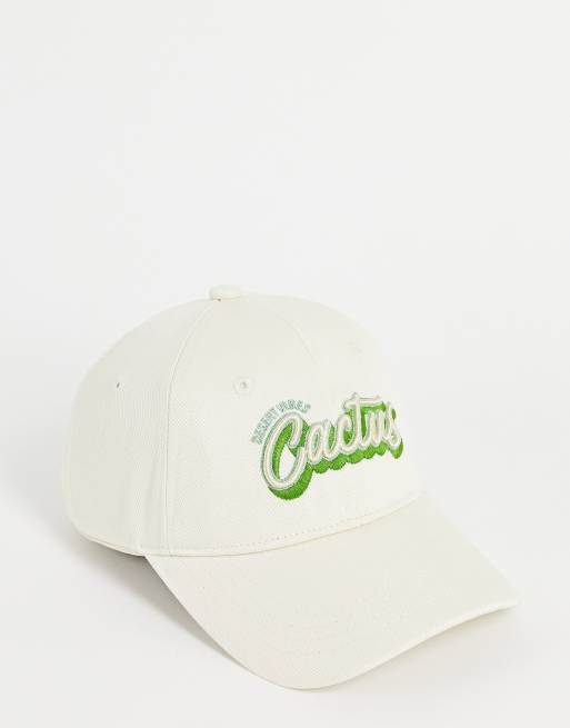 Urban Revivo - Cappellino bianco sporco con scritta stampata