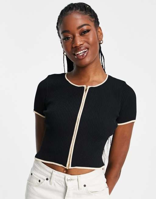 Urban Revivo - Cardigan corto in maglia nero con profili a contrasto e zip sul davanti